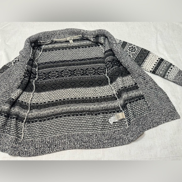 L.L. Bean Black and White Sweater Cardigan - Picture 6 of 10
